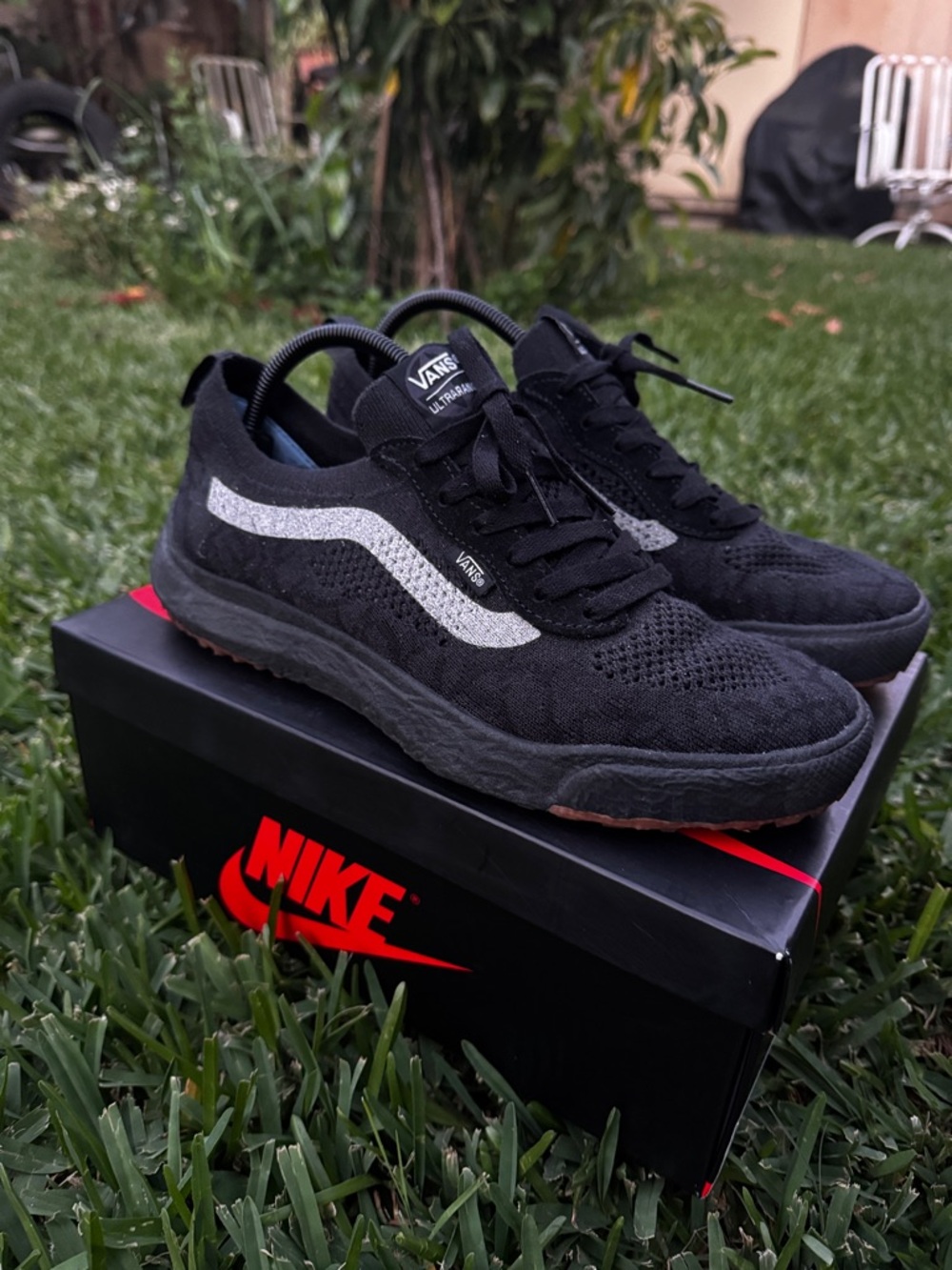 Vans Ultrarange VR3 running shoes - Black/gum
(M 9.5  / W 11)